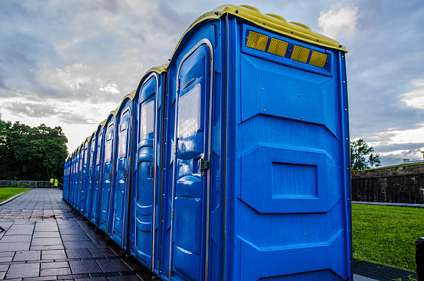 Best Portable restroom trailer rental  in Charlotte, TX
